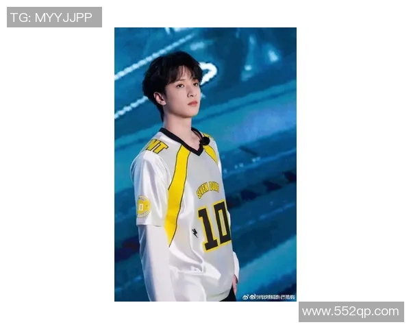 严浩翔心中的足球偶像是谁 揭开他最喜欢的球星背后的故事